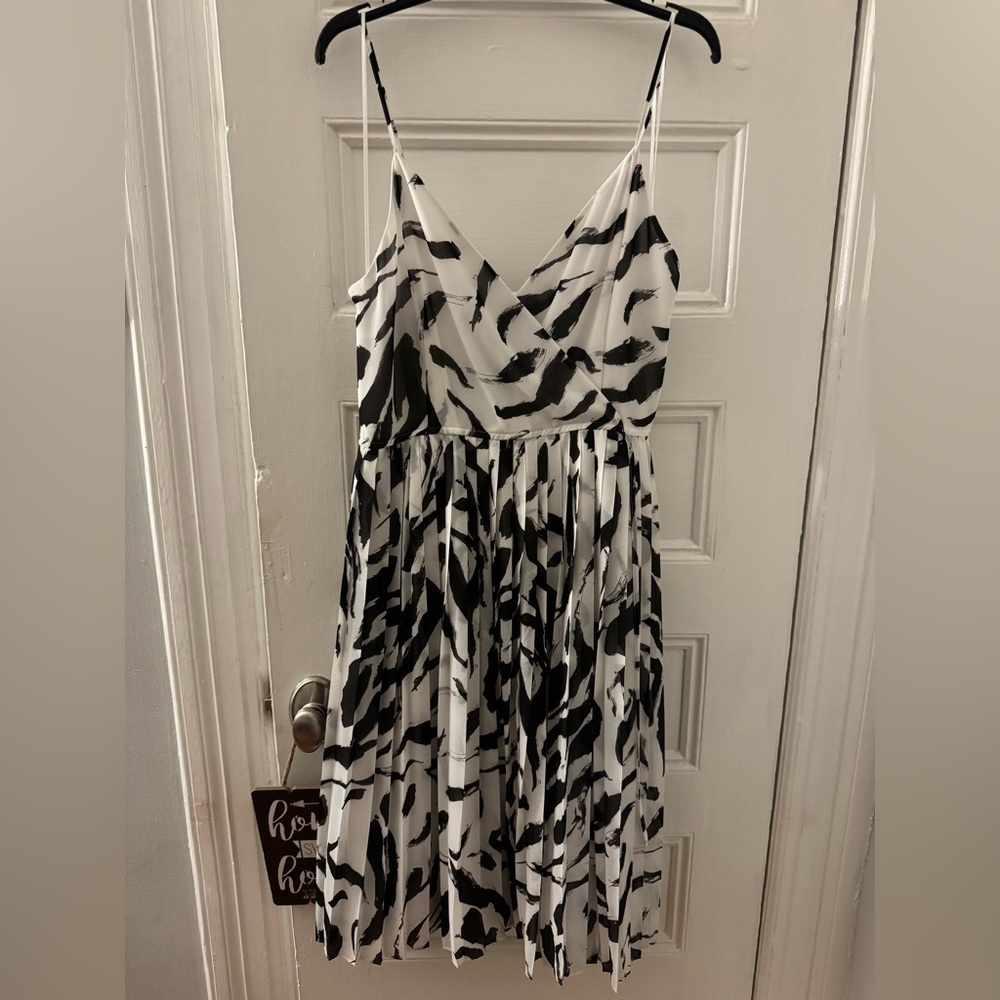 Nine West Black and White Ruffed Women's Dress